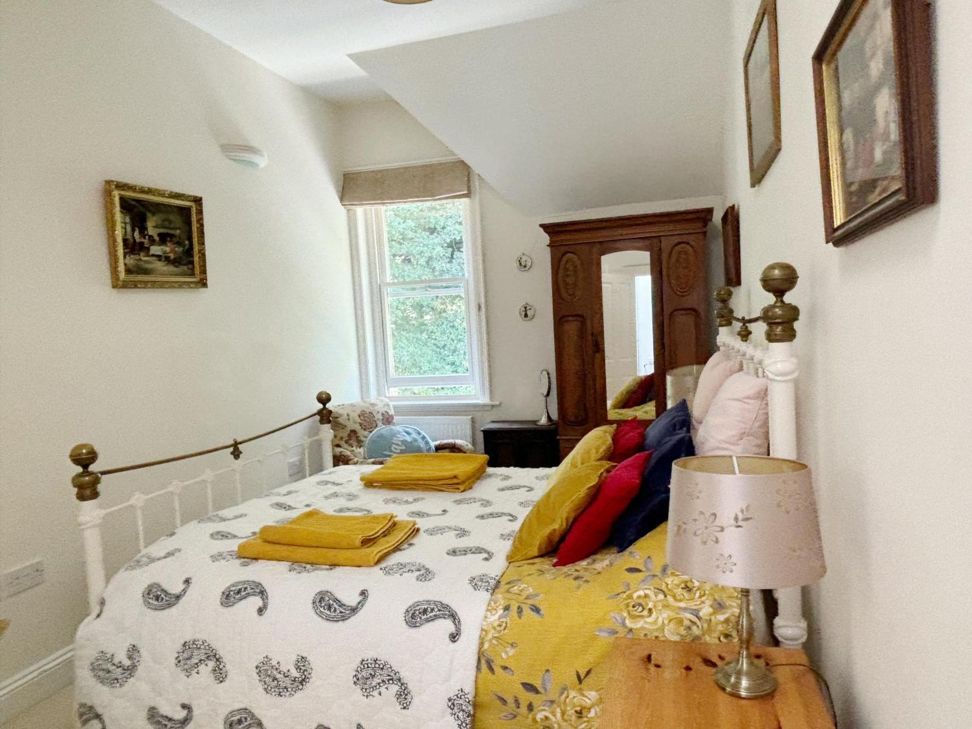 Spacious Town-Centre Apartment With Stunning Views Great Malvern Exterior photo